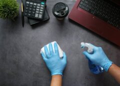 Jak skutecznie wybrać firmę sprzątającą do biura